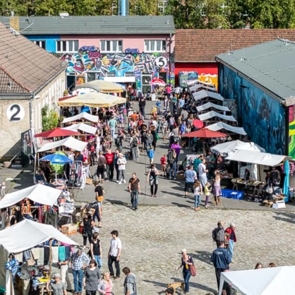 Flohmarkt auf dem Freiland