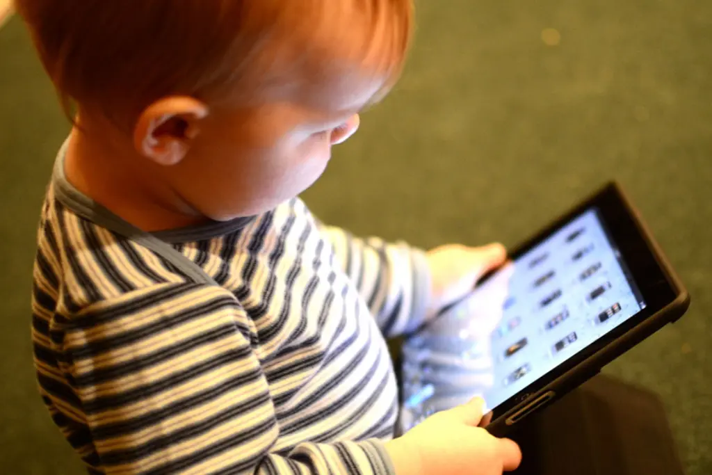 Generationenkonflikt2-0_Tia-Henriksen_flickr.com_CC-BY