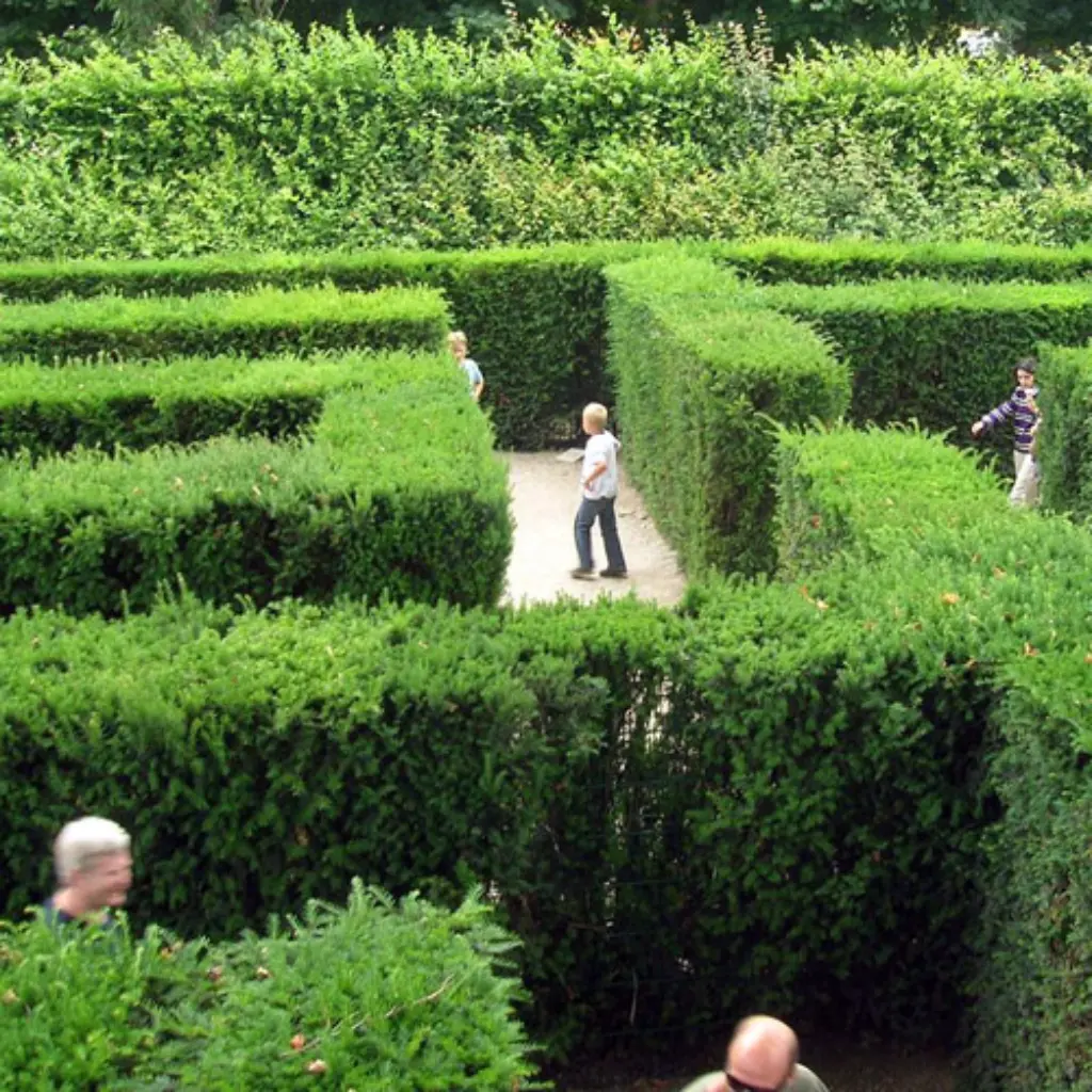 DermoderneIrrgarten_Andrea-Schaufler_Wikimedia-Commons_CC-BY-SA_3-0_1