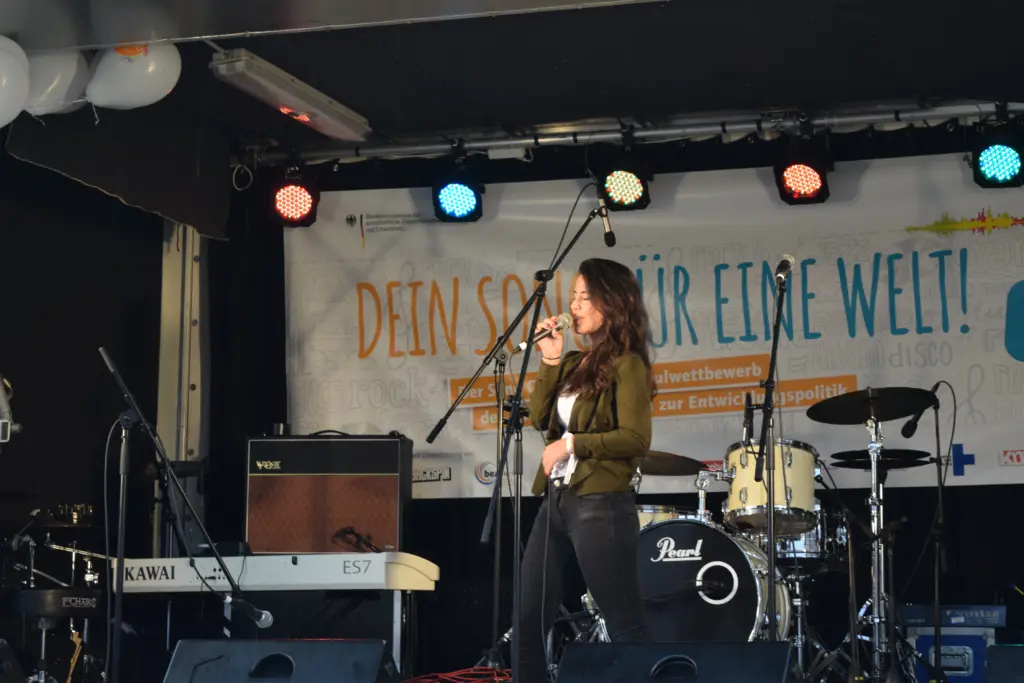 Dorin Ben-David auf der Bühne.