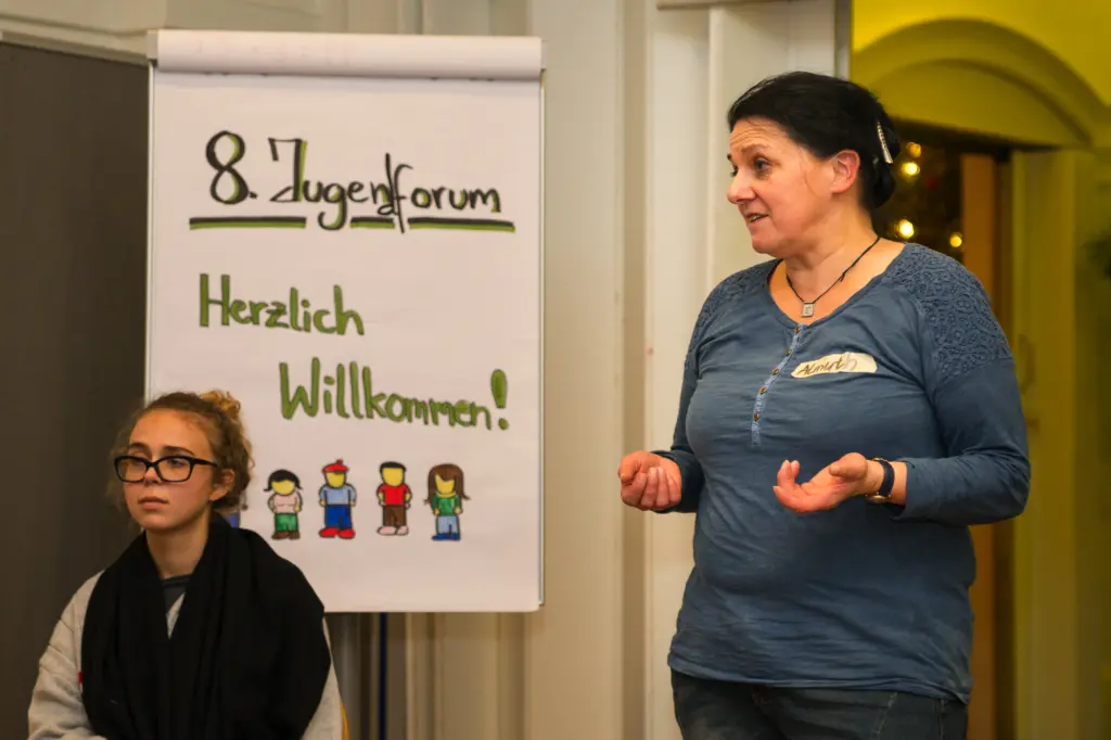 po_Blog_Jugendforum_BildimText_Eröffnung_(c)BenediktBungarten-2