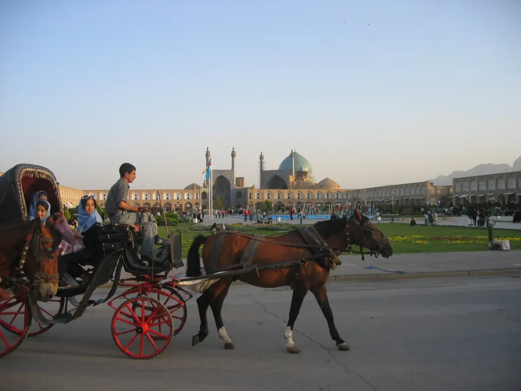 Kutschfahrt in Isfahan in Iran: "Maral Koohestanian" / www.jugendfotos.de