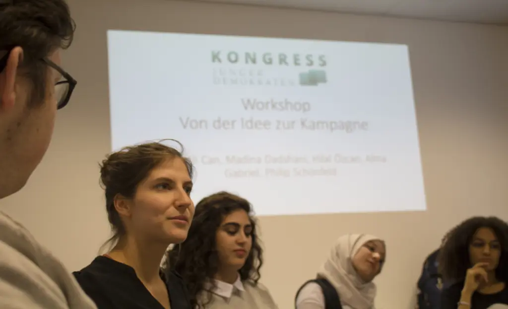 Alma Gabriel - Mitorganisatorin der selbigen Veranstaltung beim "Kongress junger Demokraten_Innen"