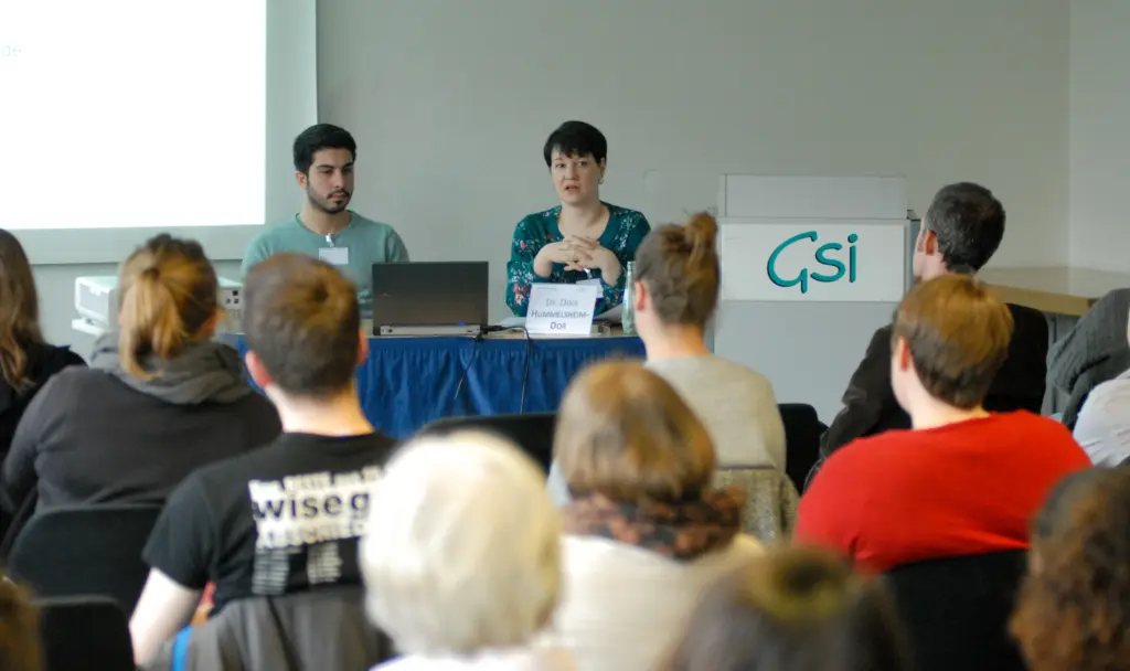 Ali Can und Dr. Dina Hummelsheim-Doß im Forum "Weltbaustelle Sicherheit"
Bild: Erik-Holm Langhof