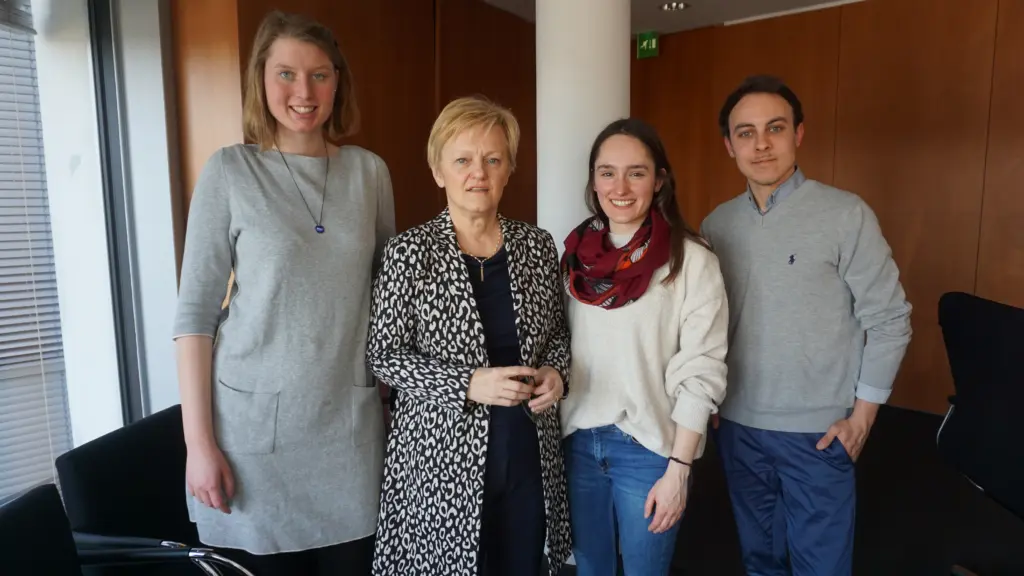 Renate Künast _ Katharina Petry (2)