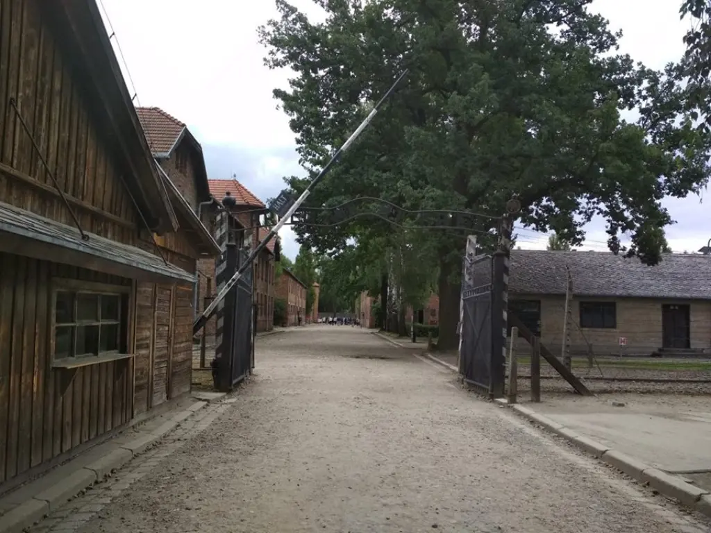 36426800_831506470382388_3989867933282074624_n