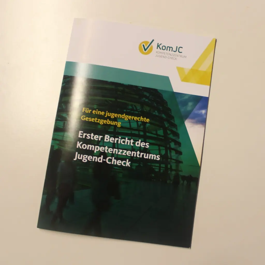 Der erste Bericht des Kompetenzzentrums Jugendcheck. Foto: Sebastian Hennel
