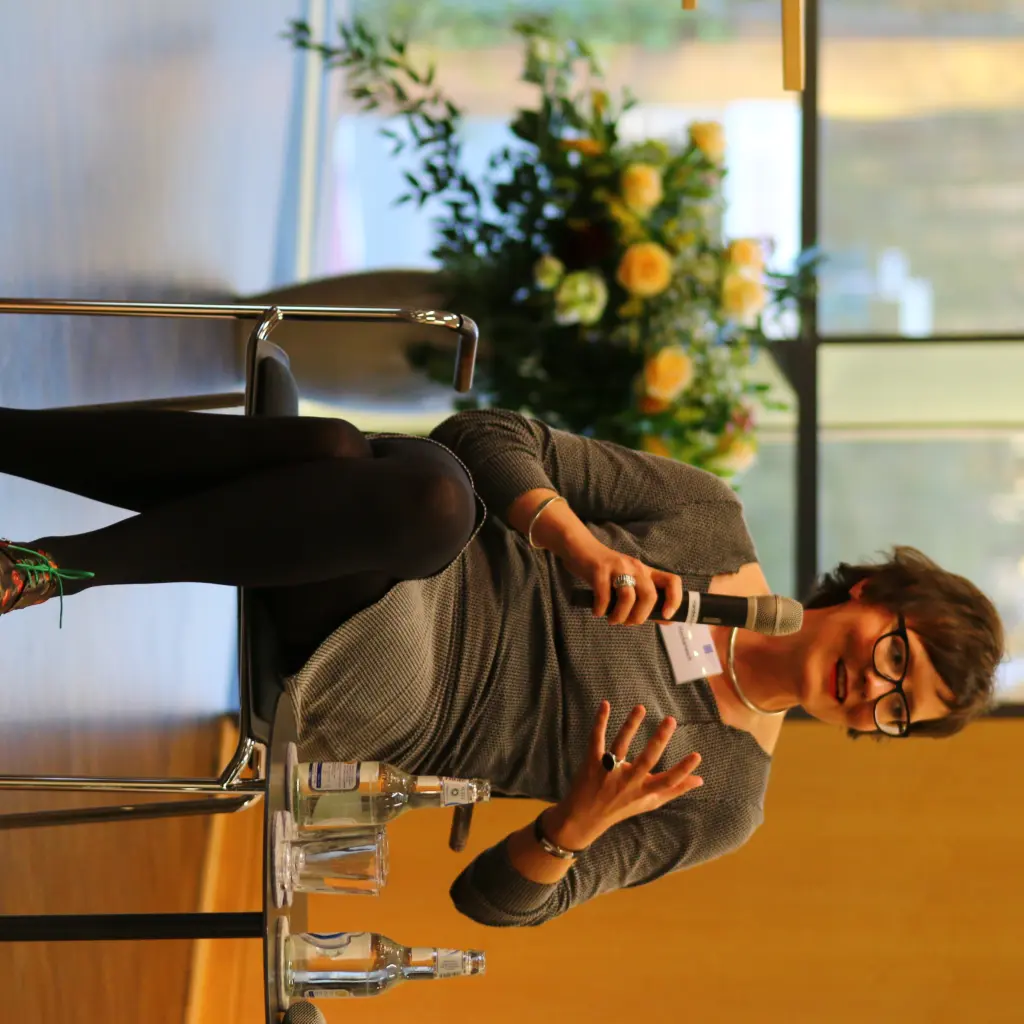 Dr. Christina Hackenesch bei ihrem Vortrag auf der Eine-Welt-Landeskonferenz in Münster. / Foto: Konstantin Baur