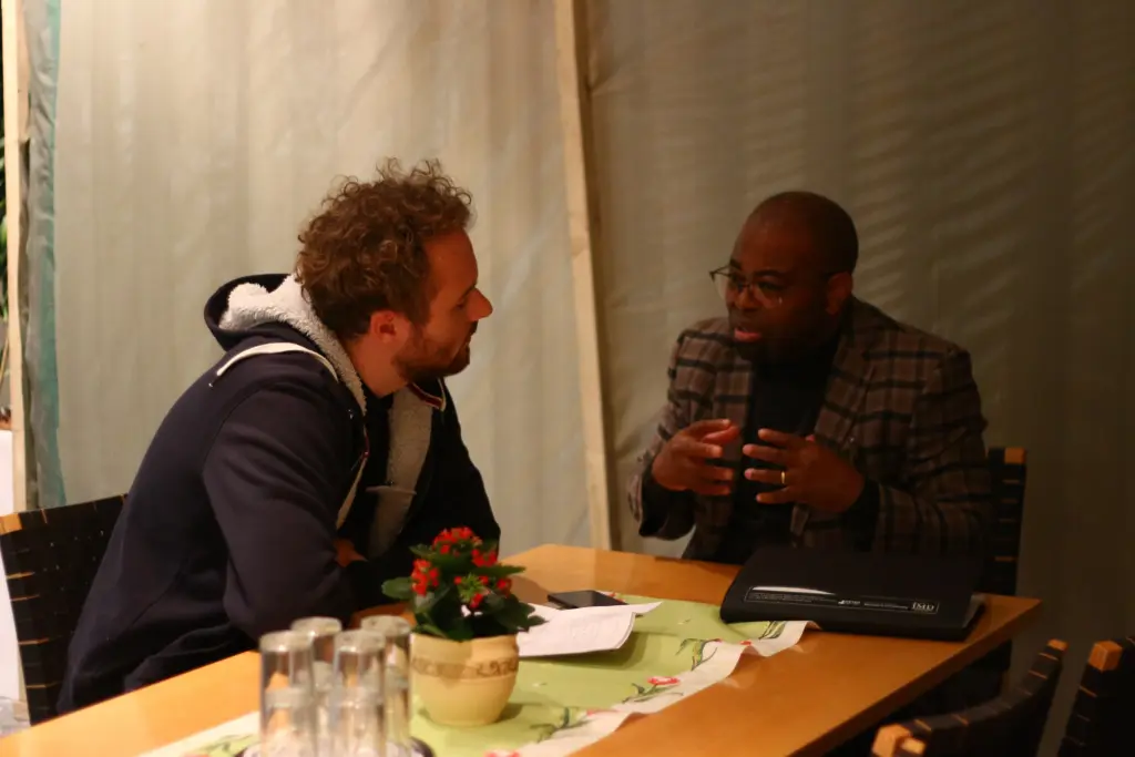 5199C568-52A3-427E-BB09-902DB37ECE71