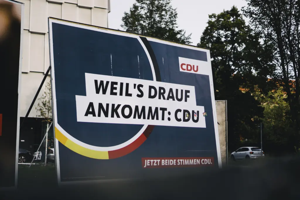 Ein Wahlplakat der CDU auf dem steht: "Weil's drauf ankommt: CDU".