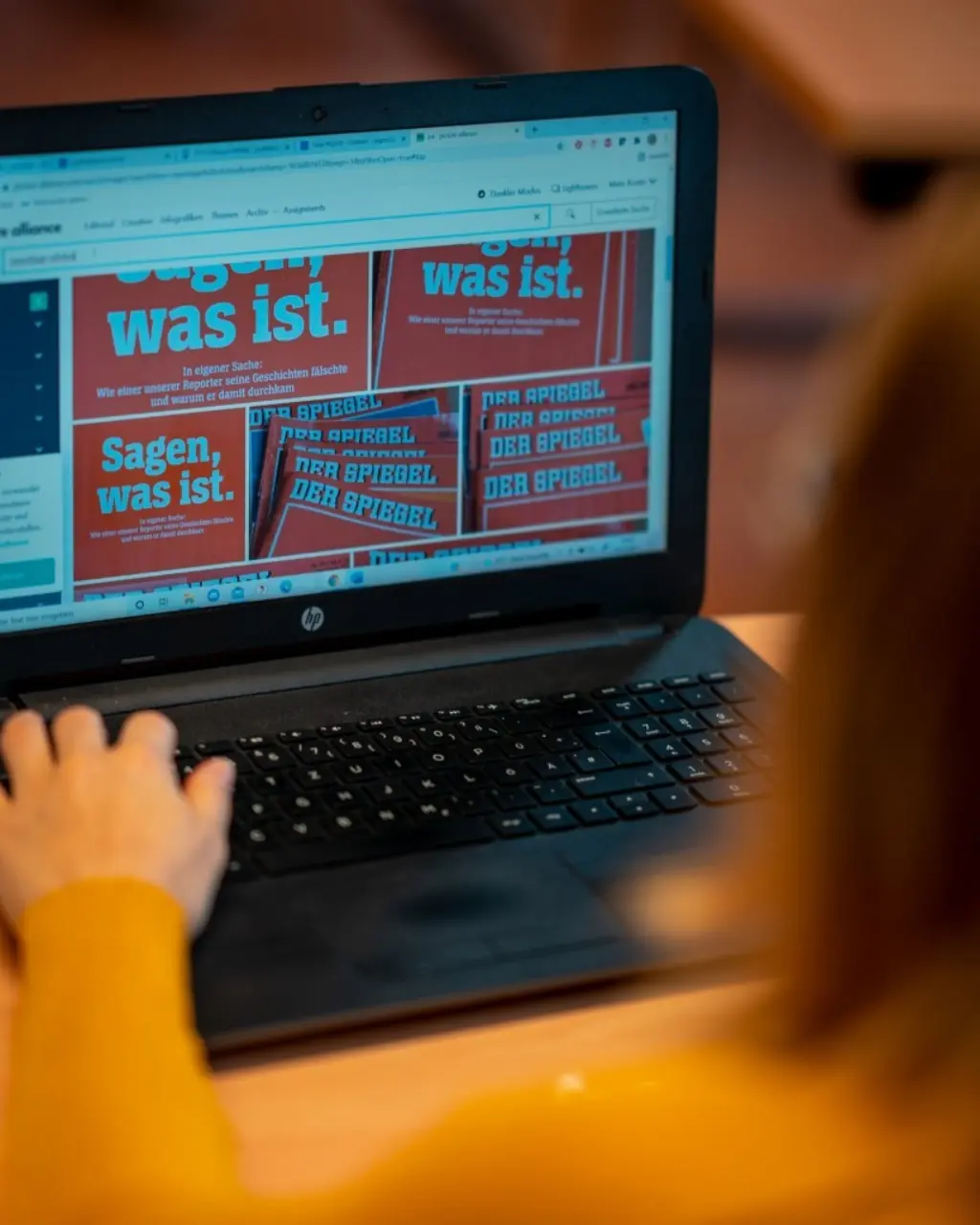 Vorschaubild: "Der Spiegel" machte den Betrugsfall Relotius zur Titelstory im Dezember 2018. Foto: Jugendpresse Deutschland / Saad Yaghi