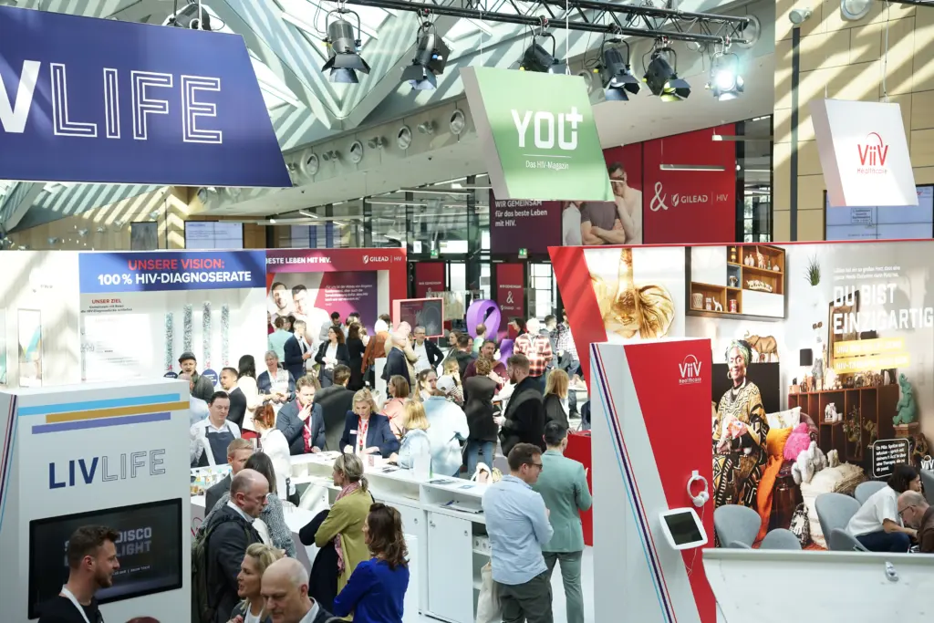 Die Stände im Zentrum des DÖAK 2023. Foto: Ella Seeger