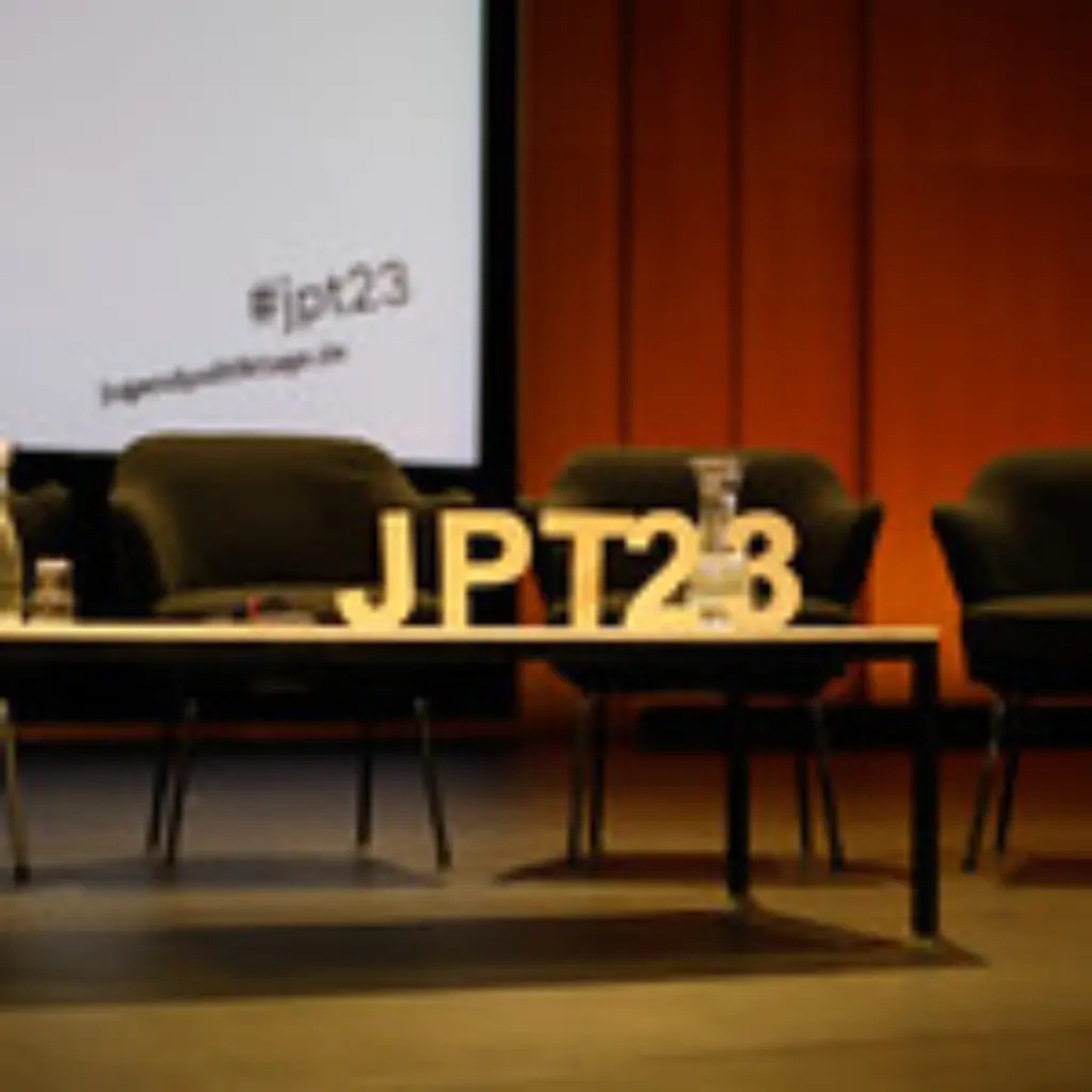 52889179924_9c029395d3_q