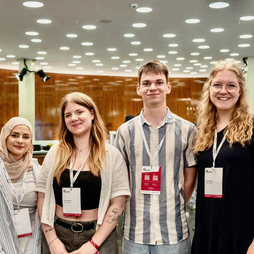 54600255450_34d24a856e_o-min