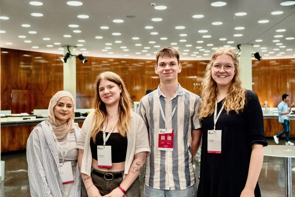 54600255450_34d24a856e_o-min