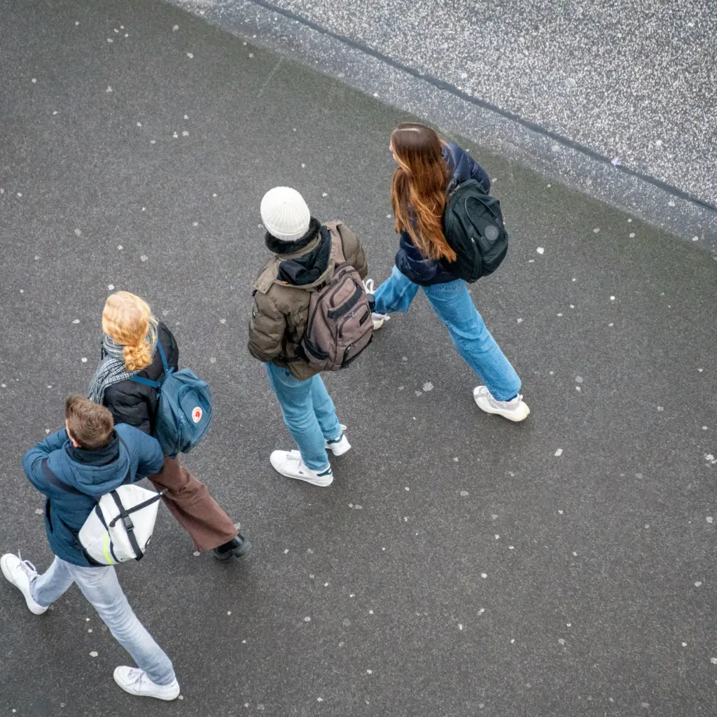 Jung und auf Jobsuche