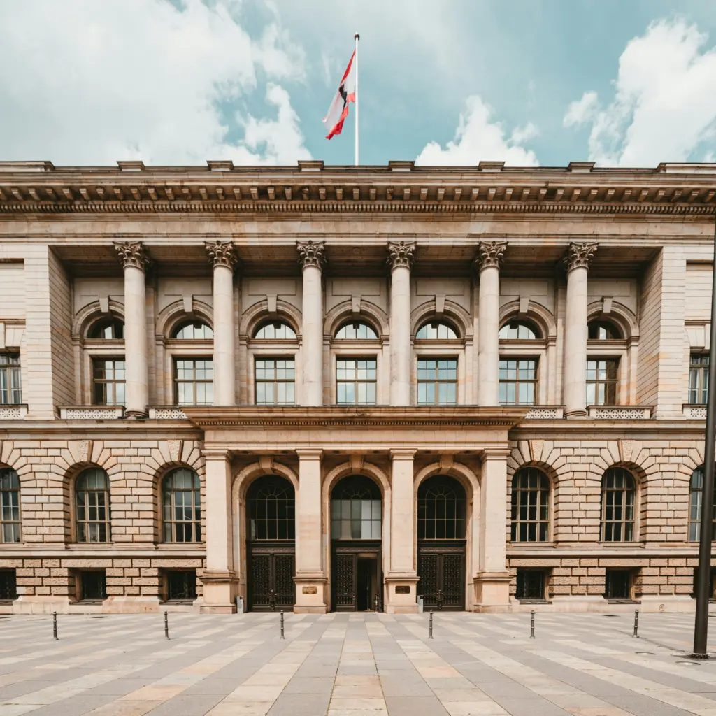 Claudio schwarz ox K Ct S r Q unsplash
