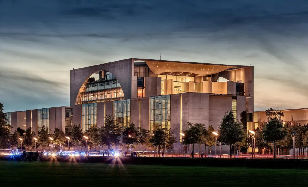 Lobostudiohamburg federal chancellery 637999 1920
